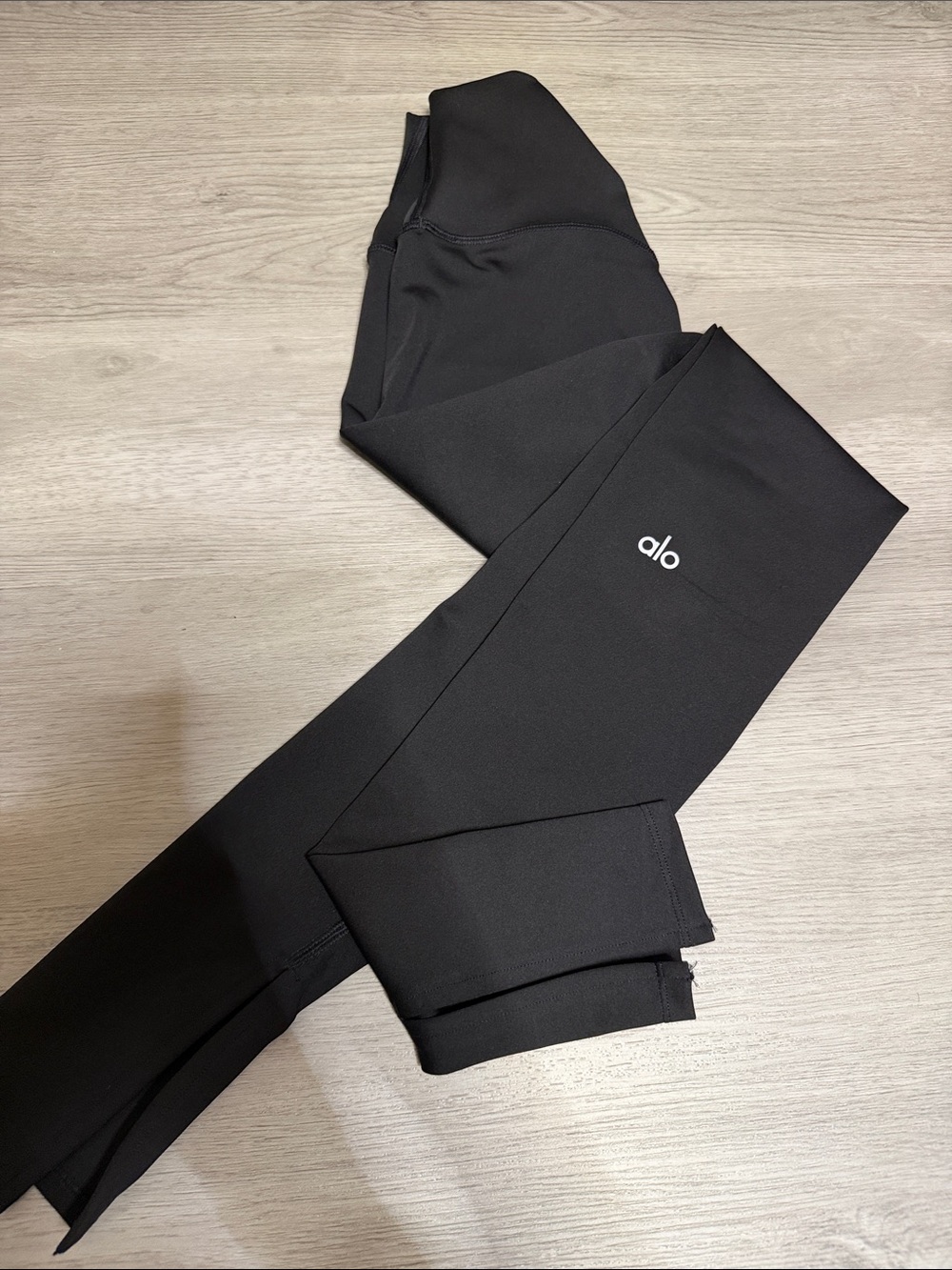 ALO Yoga Black High-Waist Performance Leggings. Xs like new! Retail $138